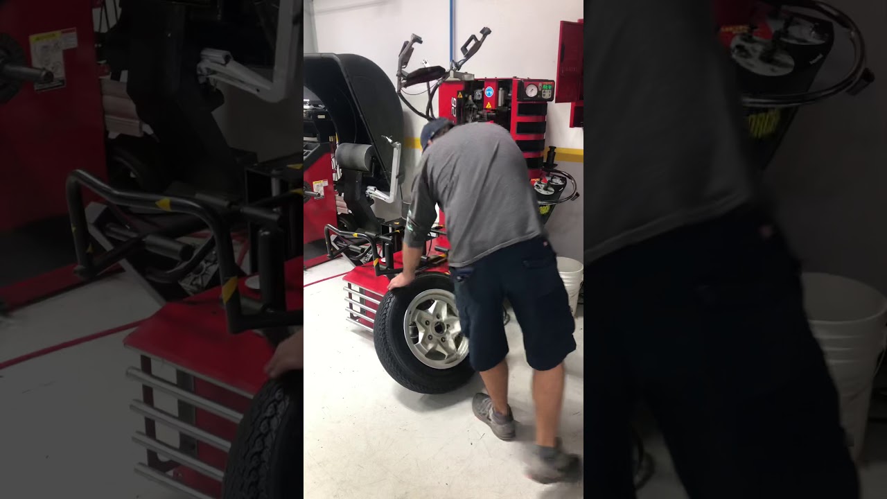 Corghi AM26 Artiglio Master tire machine