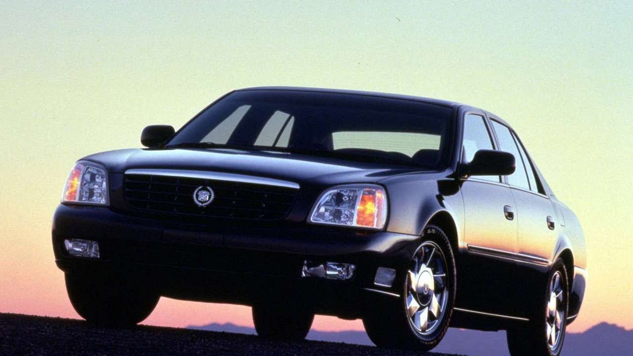 Cadillac DeVille  2000-05:  Pierwszy seryjnie produkowany samochód z systemem NightVision.