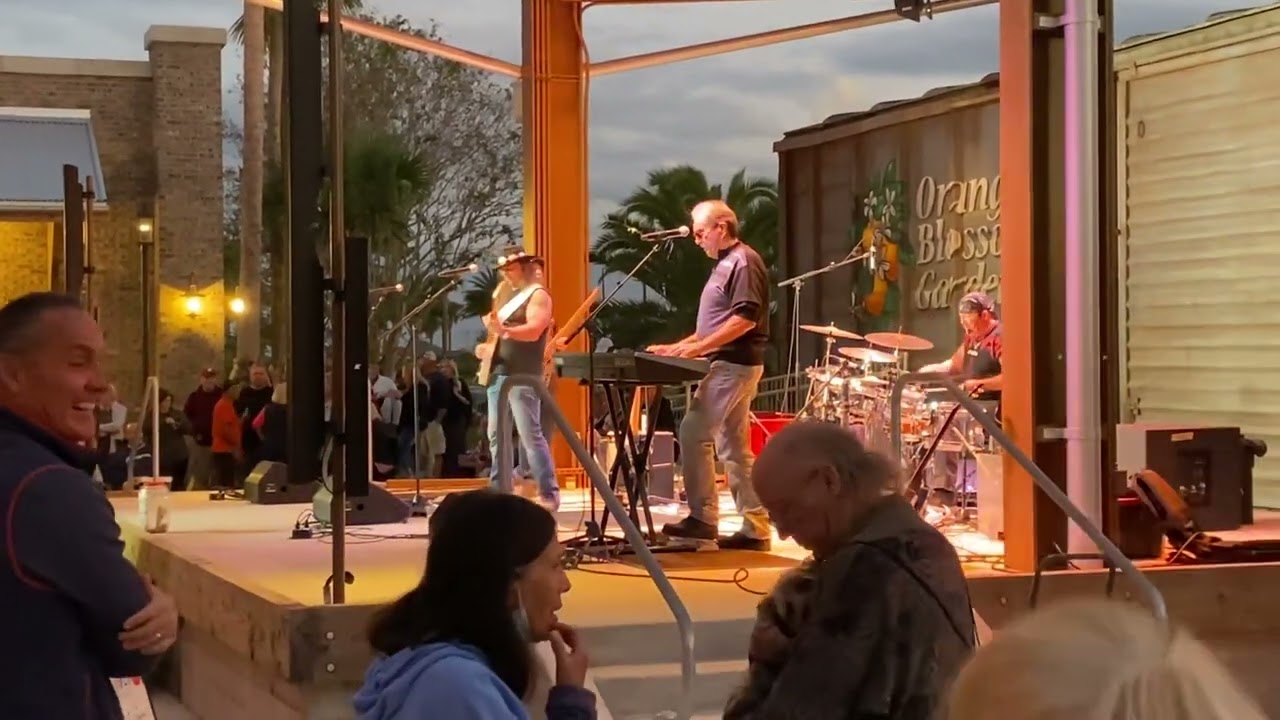 Sawgrass Grove opening night entertainment in The Villages