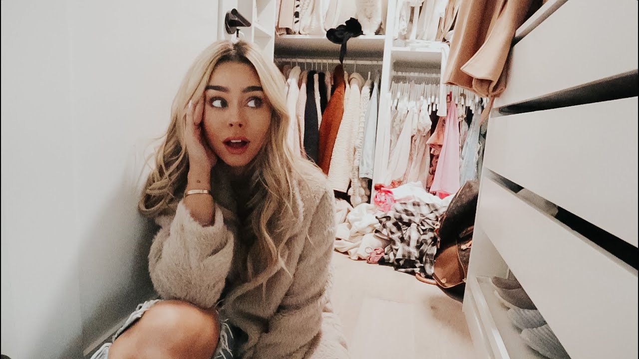 Organizing my closet again! vlogmas day 9!