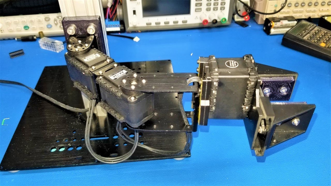 A simple Dynamixel robot arm