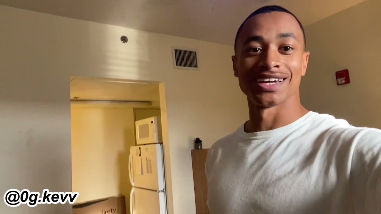 AIR FORCE DORM ROOM TOUR (MACDILL AFB)