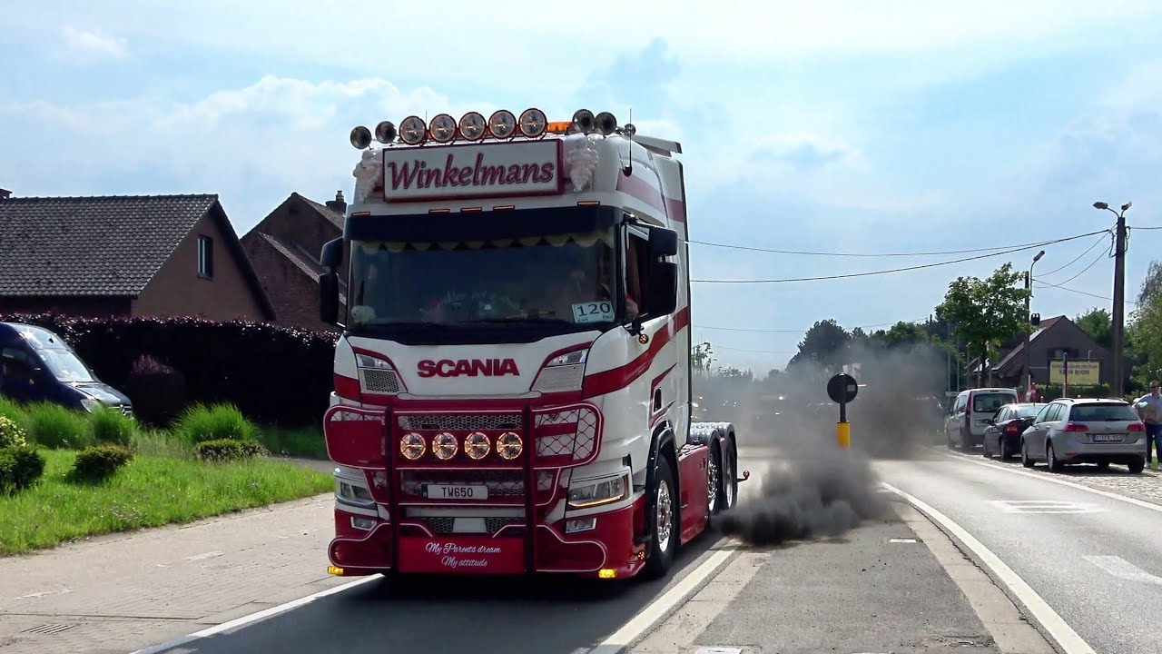 Truckshow Putte lights on 2024 Belgium with Scania V8 open pipes sound and other beautiful trucks