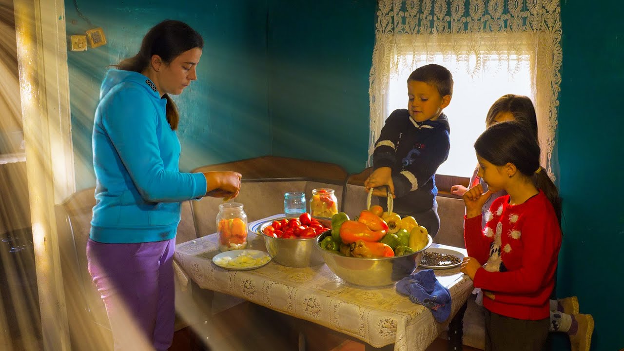 HIDDEN FROM THE WORLD: The Mountain Life of a Family Cut Off from Civilization