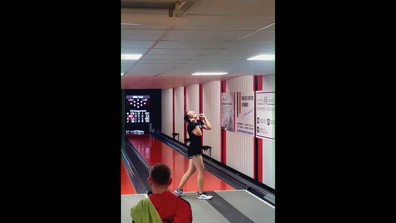 Tanja K&ouml;lbl spielt 201 Kegel auf Bahn 4 des Henger SV