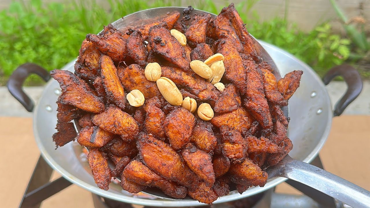most popular Ghanaian spiced fried ripped Plantains recipe /how to make ghana authentic kelewele 