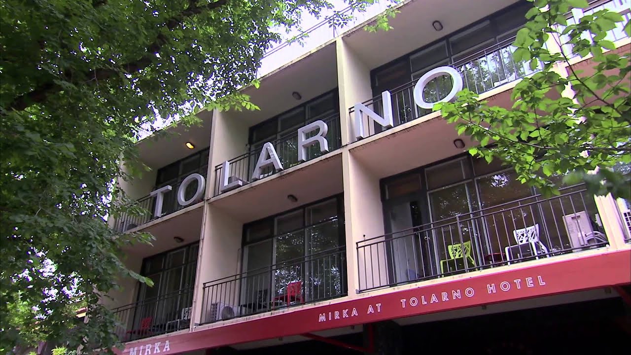 Tolarno Hotel and Street Art - Coxy's Big Break