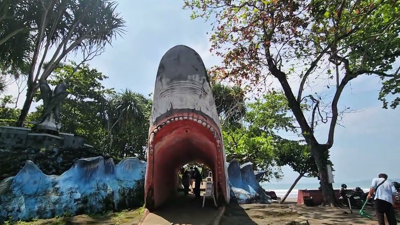 Pantai Batu Hiu Pangandaran 2025: Keindahan & Suasana Terbaru!