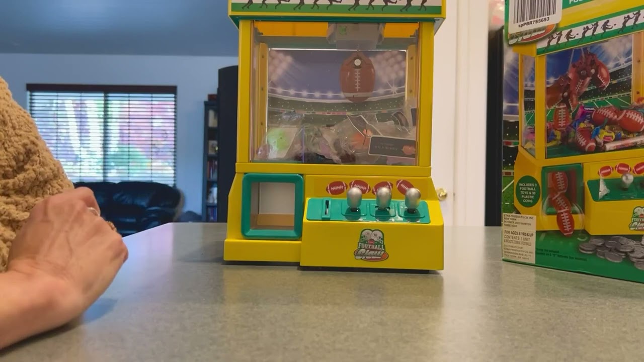 Claw Machine Game   Candy Grabber & Prize Dispenser Vending Machine Toy Review, Fun but… the sound c