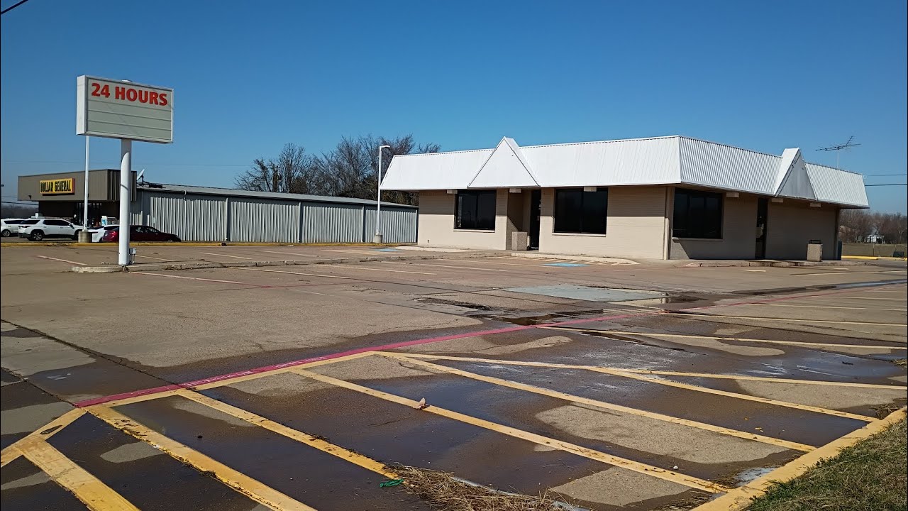 ABANDONED 1980s WHATABURGER with pristine interior in Gun Barrel City, TX