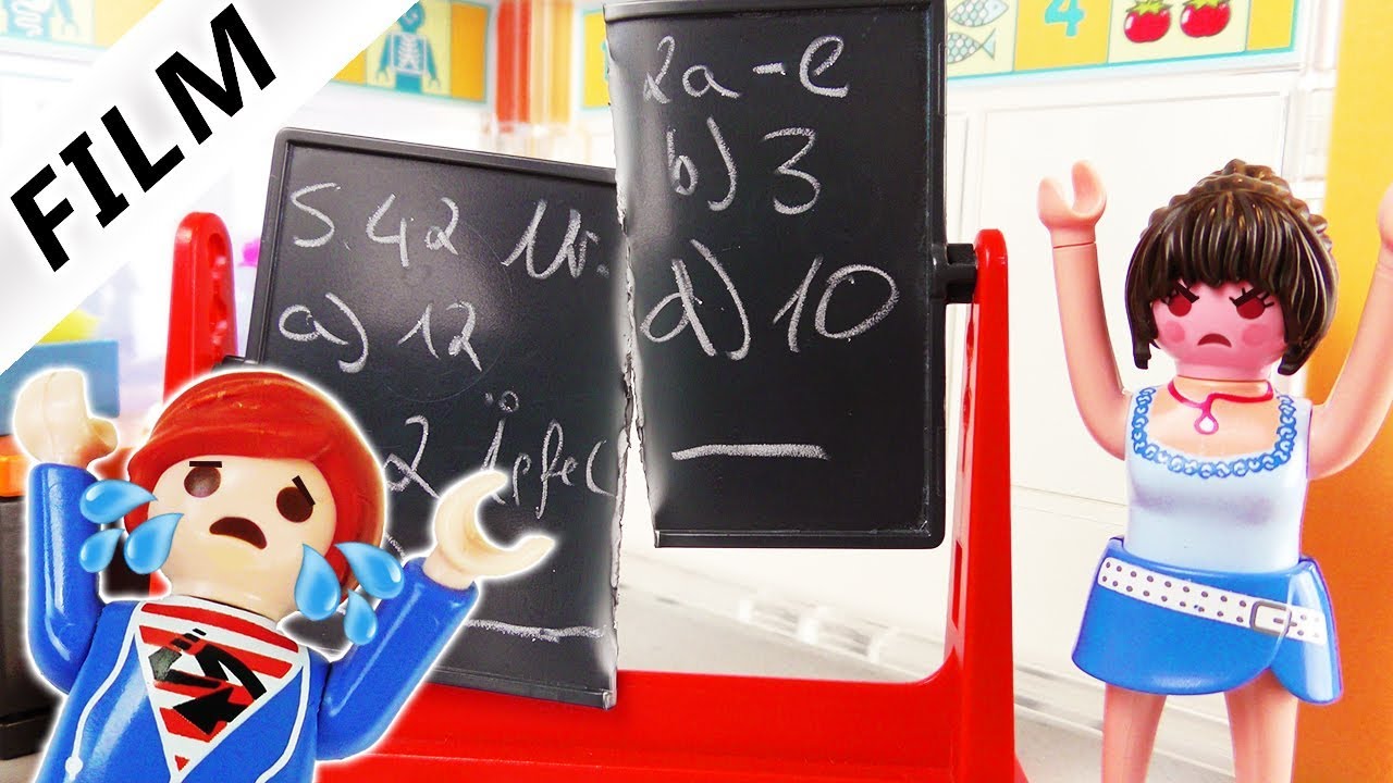 Playmobil Film Deutsch JULIAN ZERSTÖRT TAFEL IN DER SCHULE! SCHÜLER BESCHÄDIGT KLASSE Familie Vogel