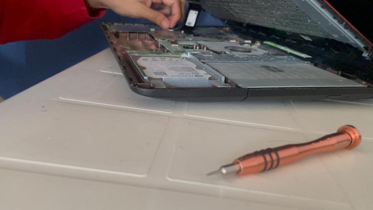 Destapando laptop asus x540y
