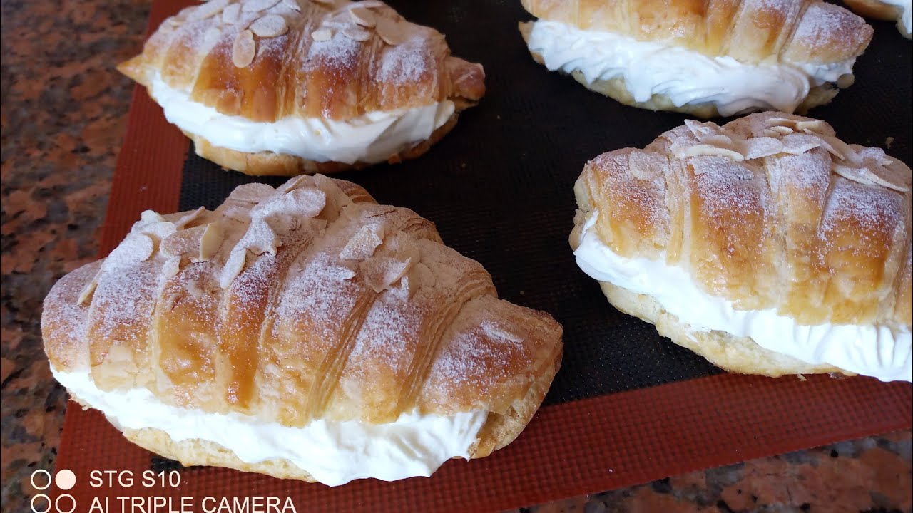 أسهل طريقة تحضير كرواصة🥐🥐 محشوه  بكريمة مورقة مذاق رائع