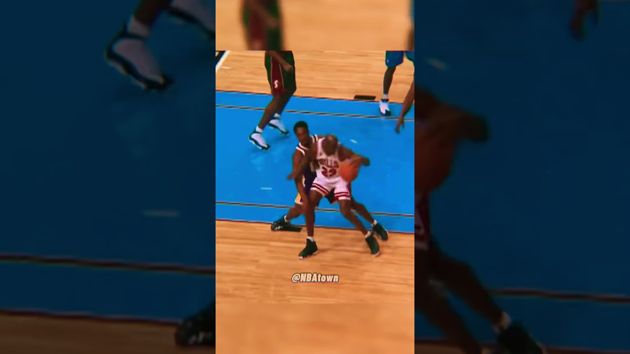 Michael Jordan’s fadeaway shot over Kobe Bryant in 1998 🔥 (Teacher vs Student) 