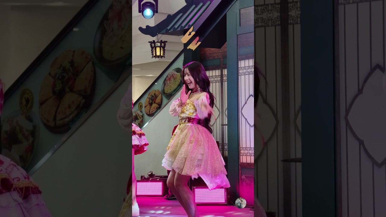 [Fancam] Sky Lantern Wish - Niya BNK48 ที่เดอะมอล์ บางกะปิ 17 Feb 2026 #niyabnk48