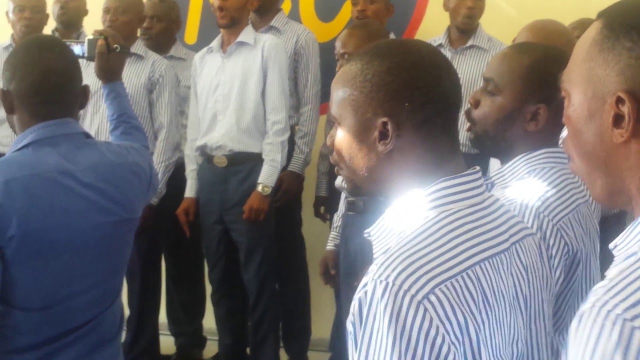 EBNM KCC CHORALE UVPRO HOMME/ L DANS MULUMBU KIA...