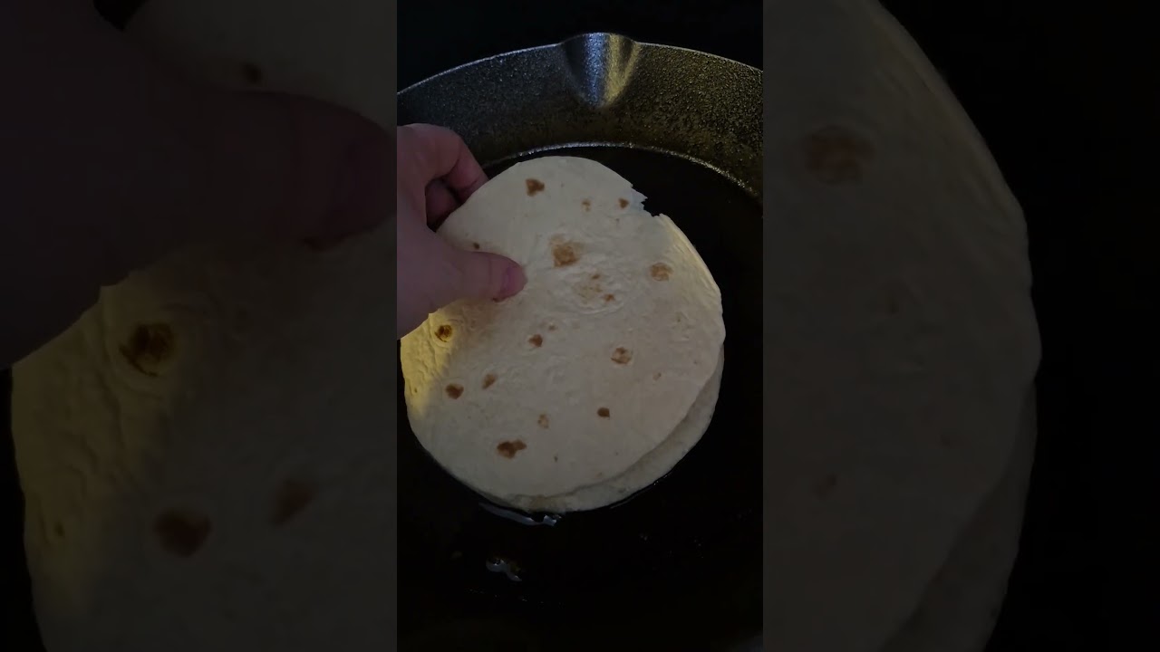 easy chicken quesdilla.#fypシ゚viral #foodie #love #food