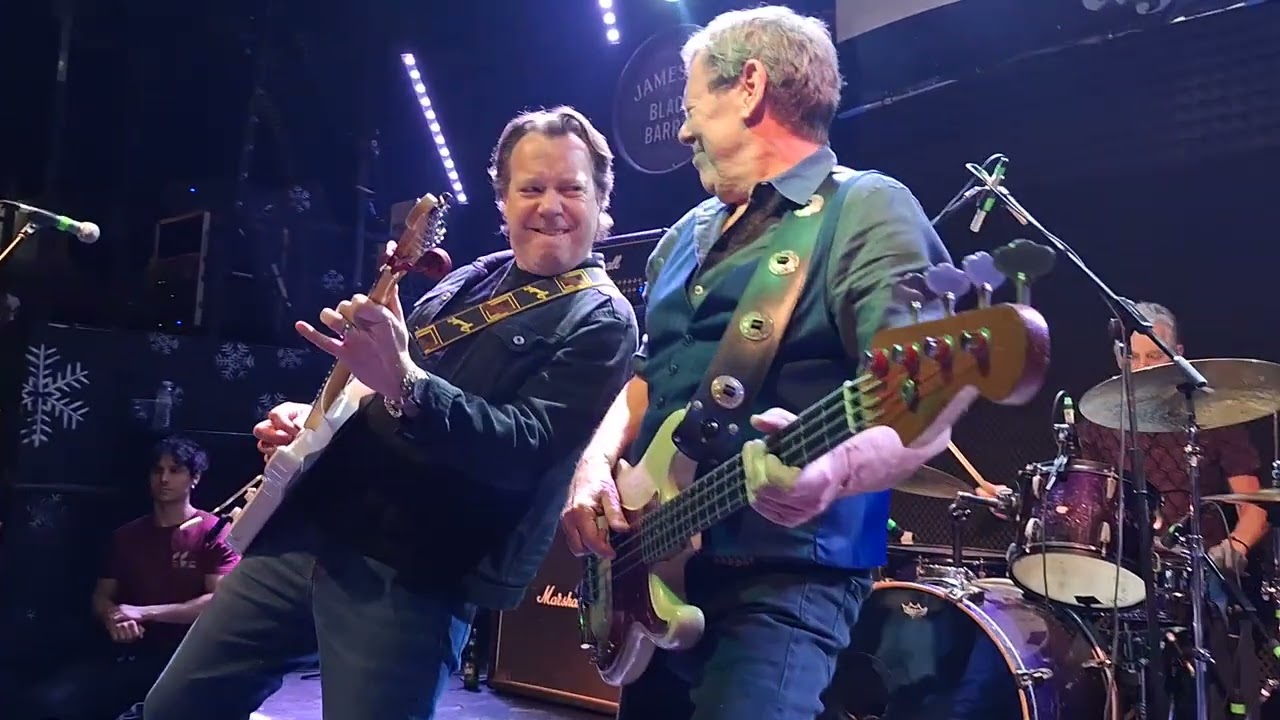 Band of friends, Intro (Double vision, Messin' with the kid, Do you read me).