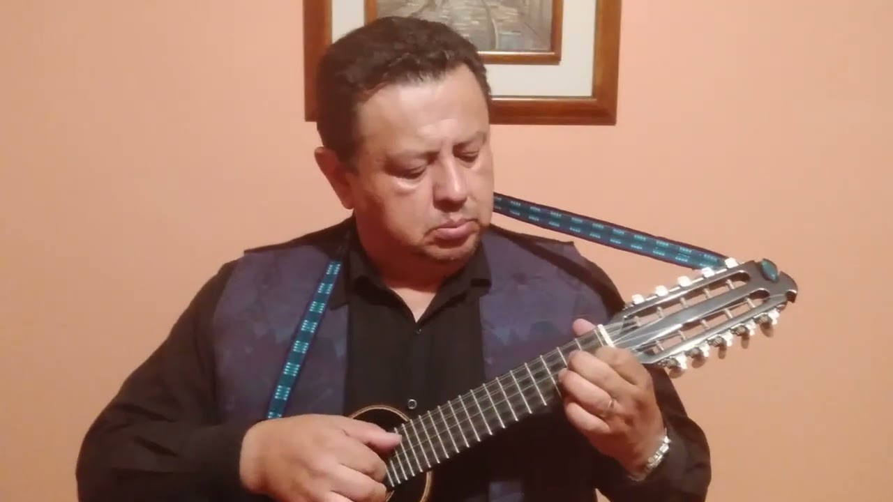 ESPÉRAME (Danza Ecuatoriana) - Freddy Vargas - Charango - (Sonido en vivo)