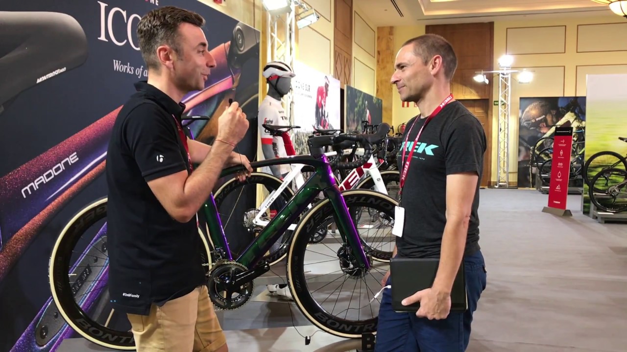 TREK MADONE SLR 2019 Y LUZ BONTRAGER FLARE RT