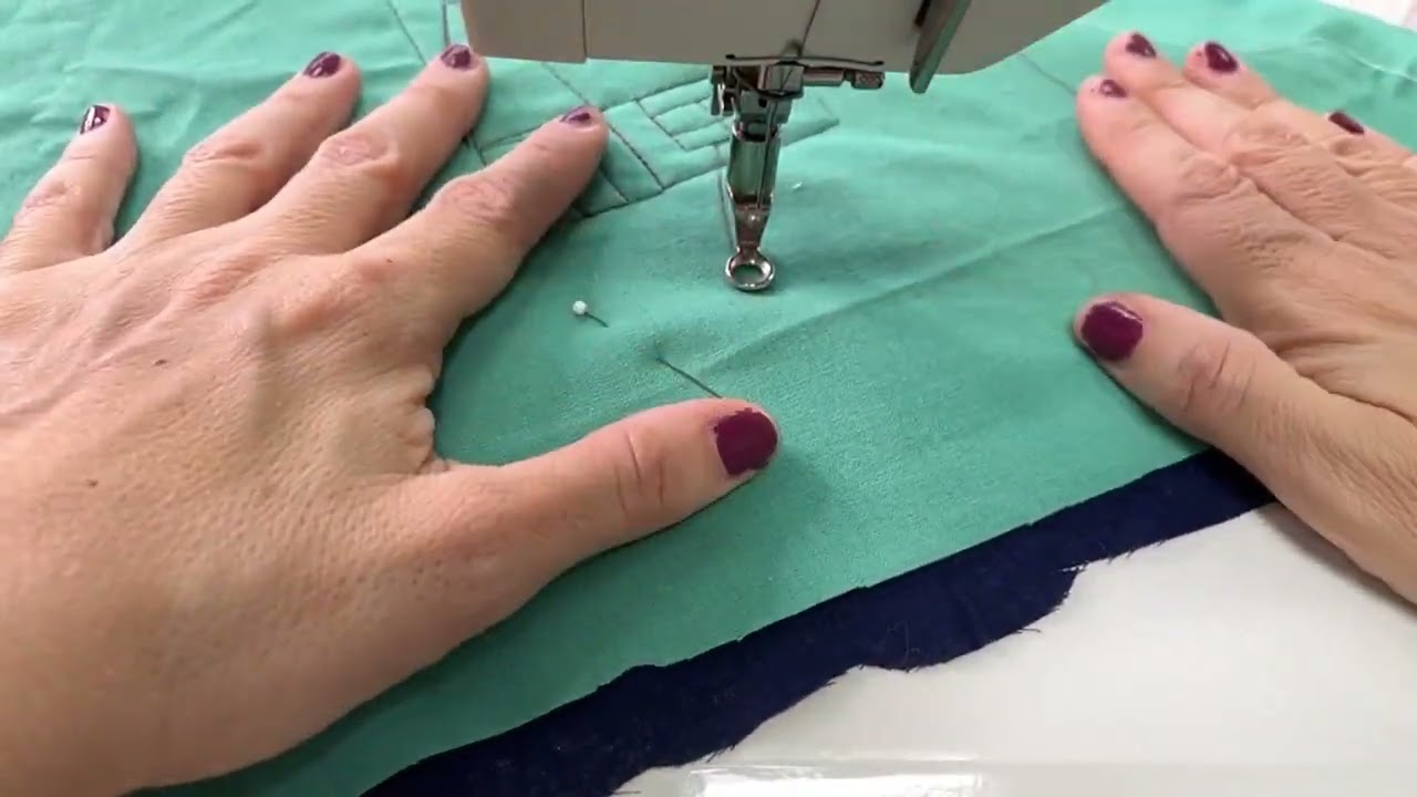 Free Motion Stitching for beginners/ drawing on fabric with a sewing machine