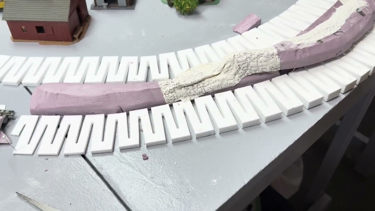 HO Scale Kato Layout Update!  Mountain and Scenery 