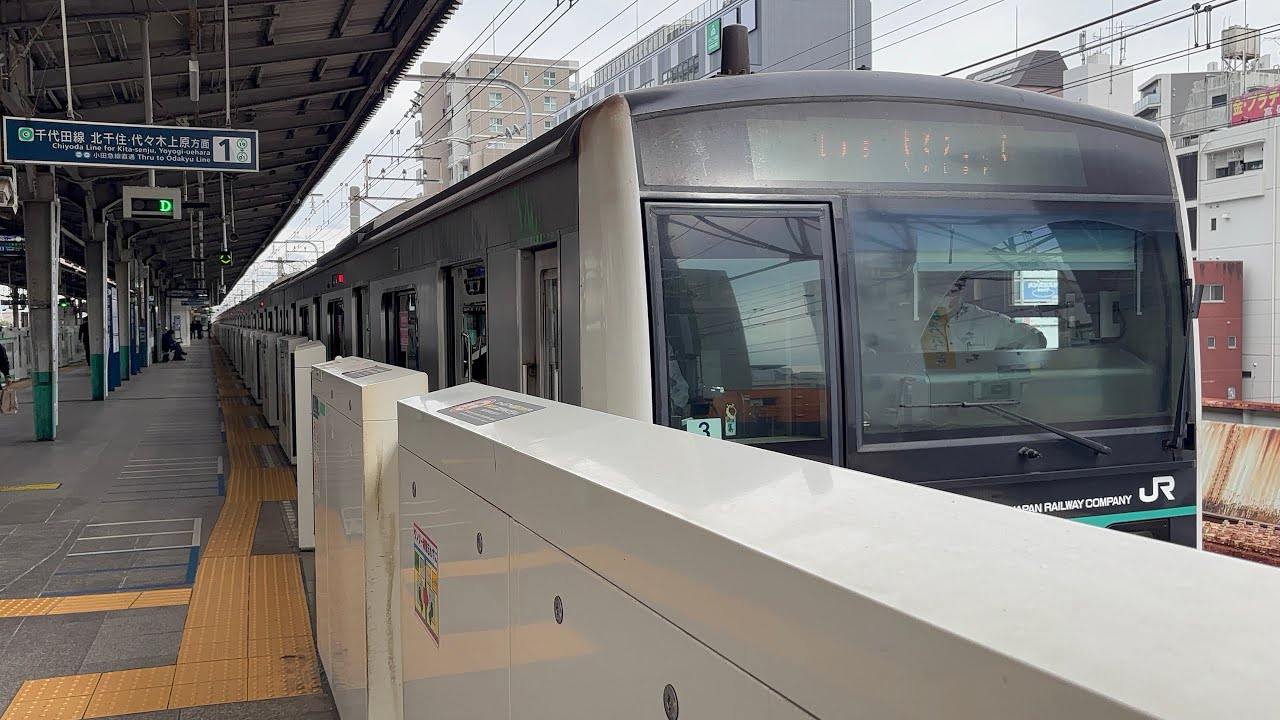 【東京メトロ】千代田線各停代々木上原行きE233系2000番代ﾏﾄ3編成1405K列車綾瀬駅1番線発車シーン