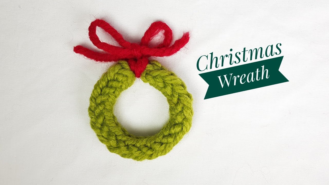 How to Loom Knit a mini Christmas Wreath (DIY Tutorial)