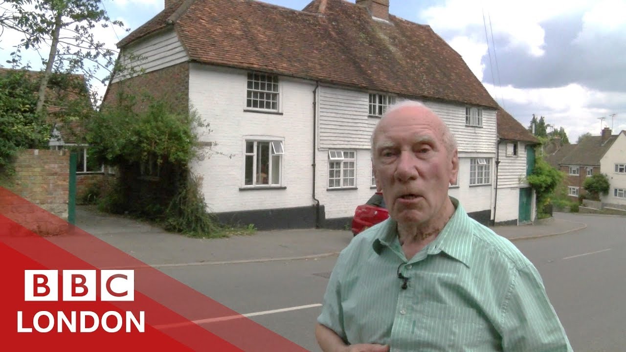WWII evacuee returns to wartime home - BBC London