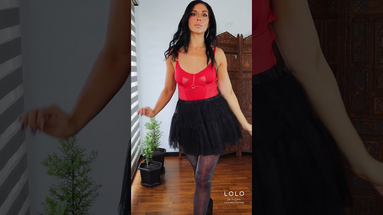 Shimmery vs Bow Pantyhose: You Decide ✨&nbsp;🎀! #highheels #tights #hosiery #ootd  #look #heels #nylon