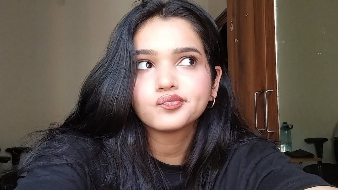 PARANORMAL STORYTIME : I saw slender man in my hostel room? 💀