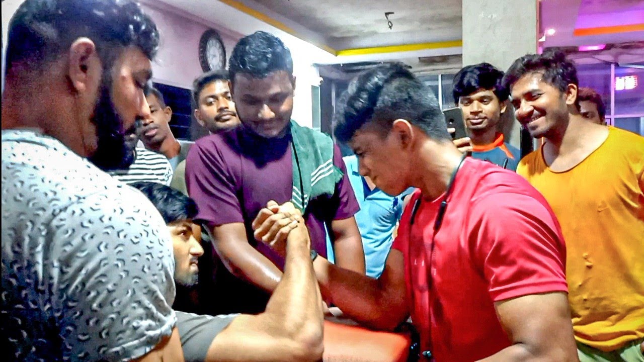 Armrestling with dude in the gym | 1:30 minutes match | Reaction too😱