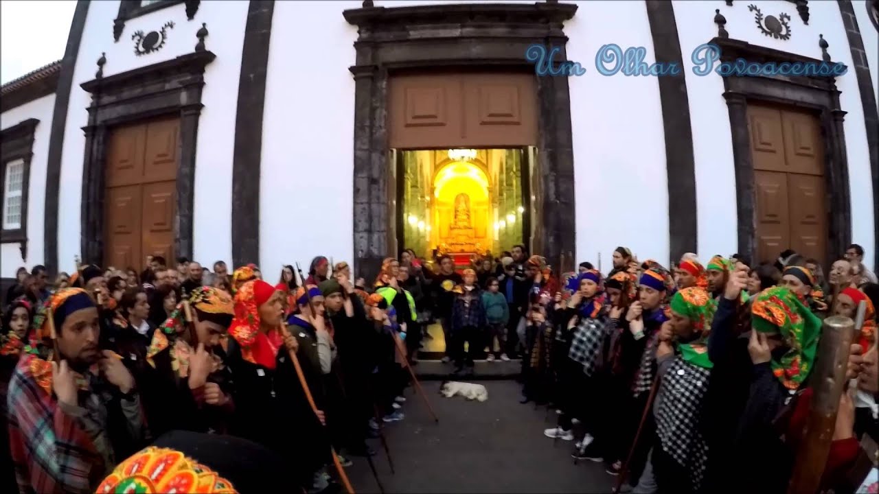 Chegada à Igreja Matriz do Rancho de Romeiros de Povoação 7.3.2015