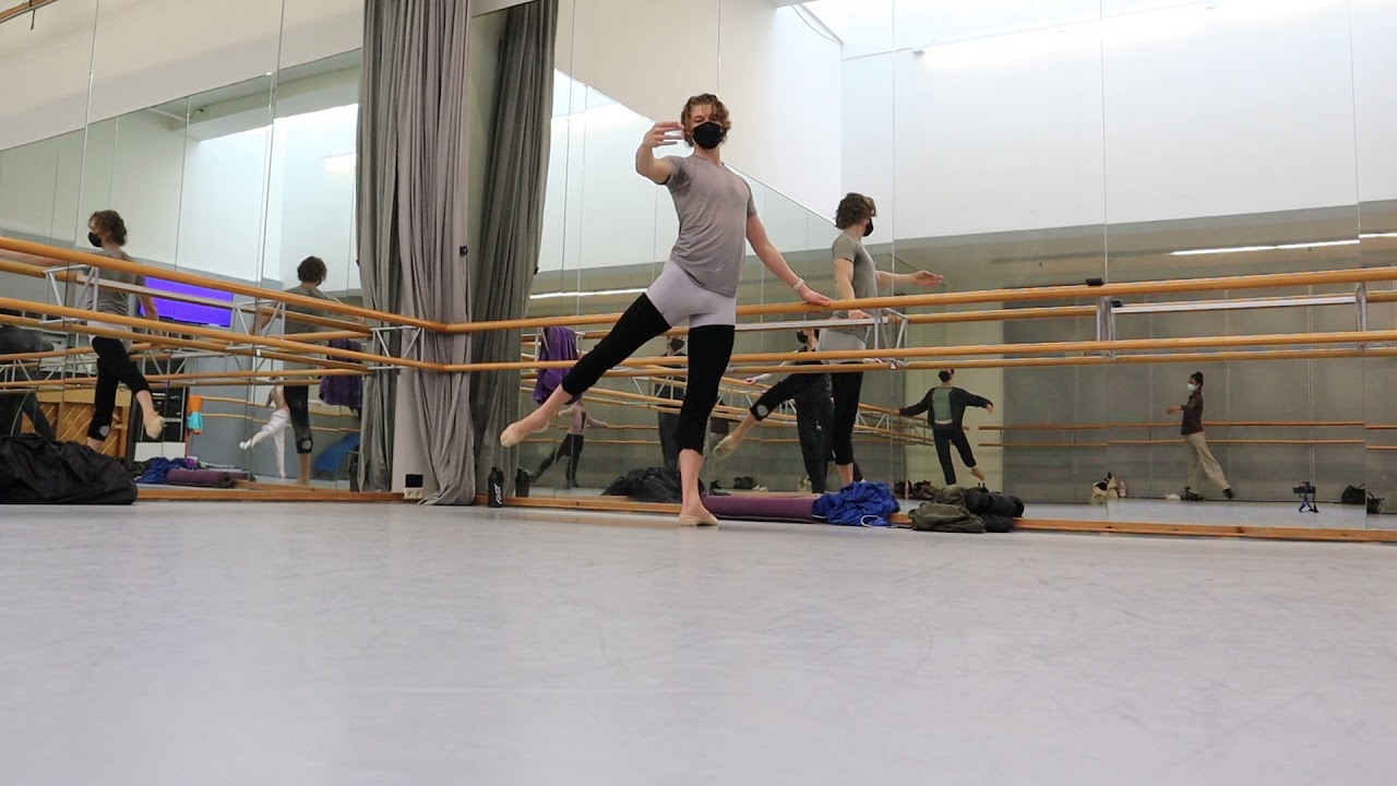 Ballet class 