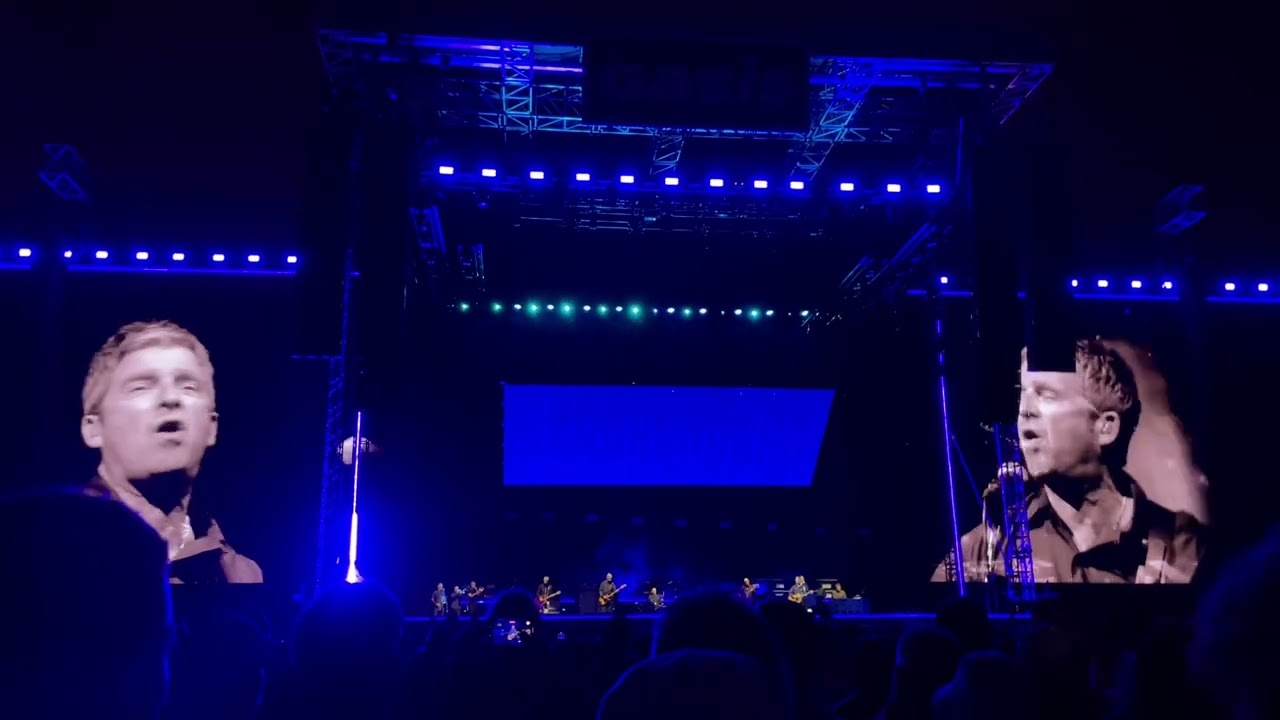Oasis - Half the World Away (Live in Toronto August 25 2025)