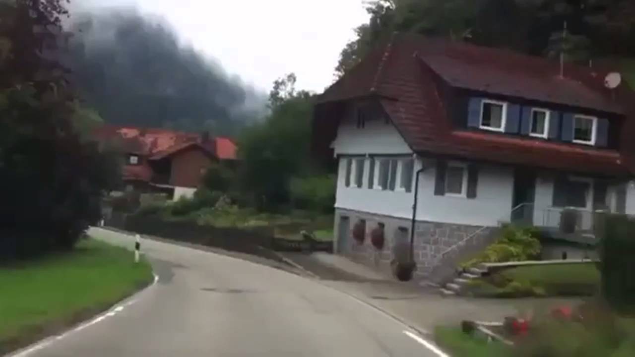 أغنية جميلة جدا بلغة الفلاته آدما بابندا  كامرون