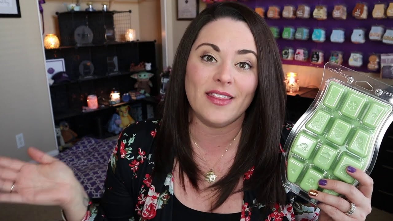 Small Haul | Holiday Brick First Sniffs