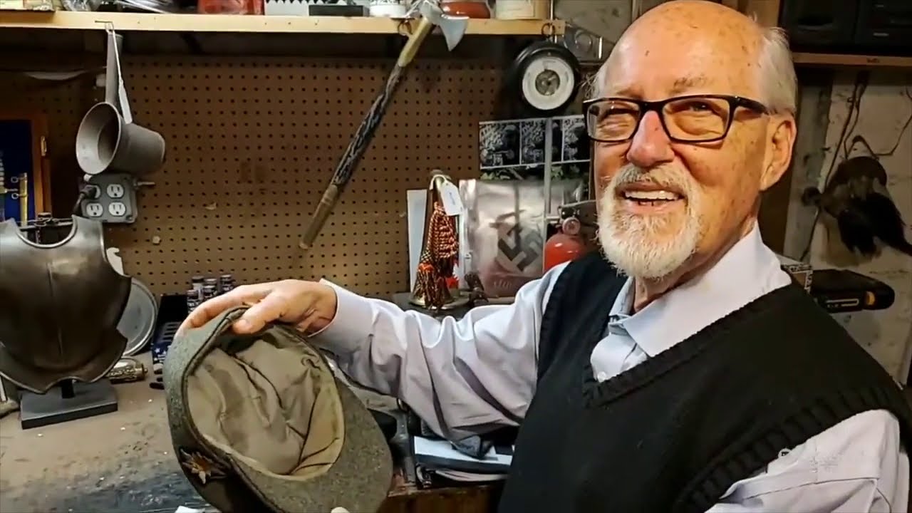 Unboxing with Thomas Wittmann! Daggers, uniform and lot of cool stuff!