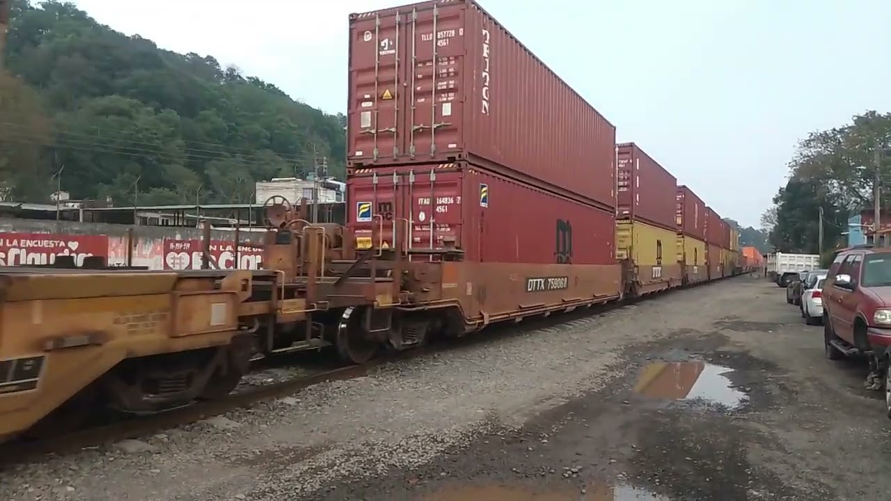 Intermodal de Ferrosur pasando por banderilla Veracruz rumbo a México