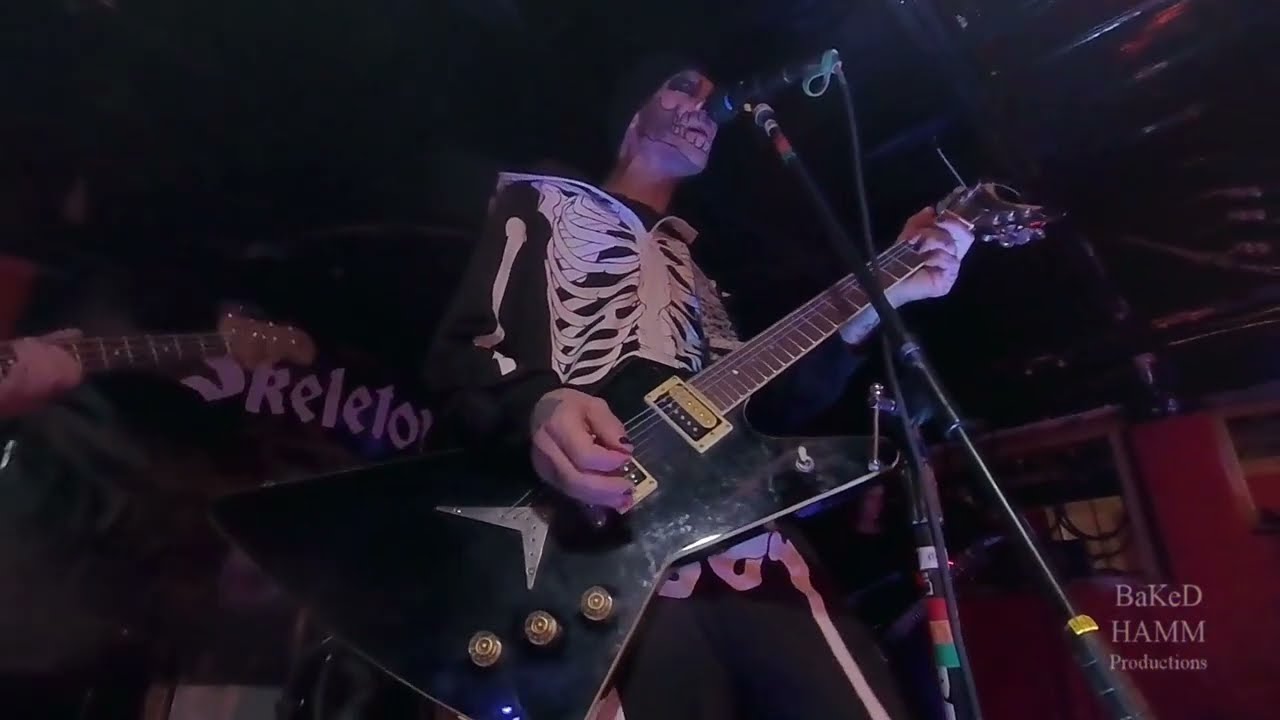 Skeletonheads - Luna Pulls - Live@The Church of Destruction