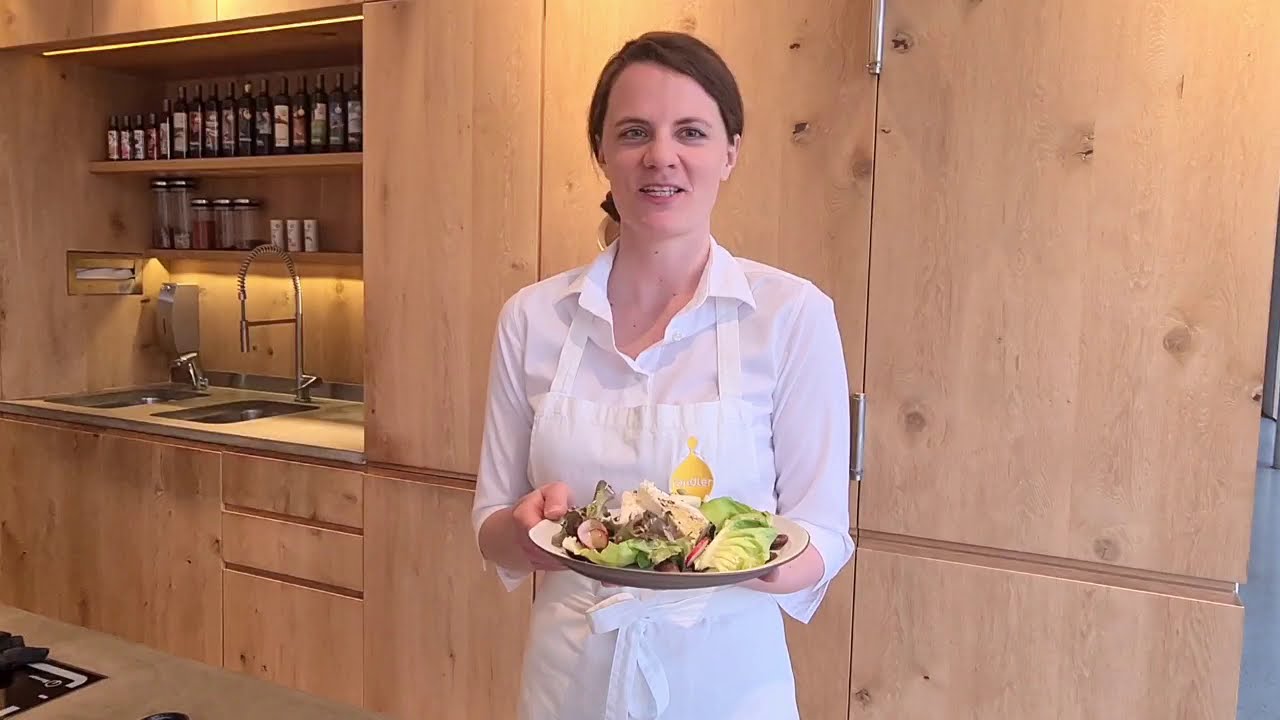 Salat mit Schafkäse, Käferbohnen und Kürbiskernöl