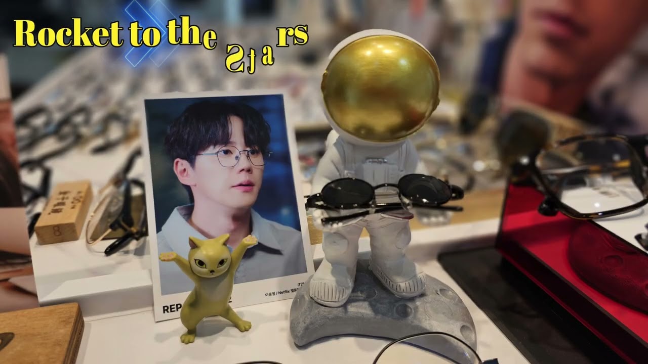 Tiny Figures, Giant Style | Which Glasses Look Best?