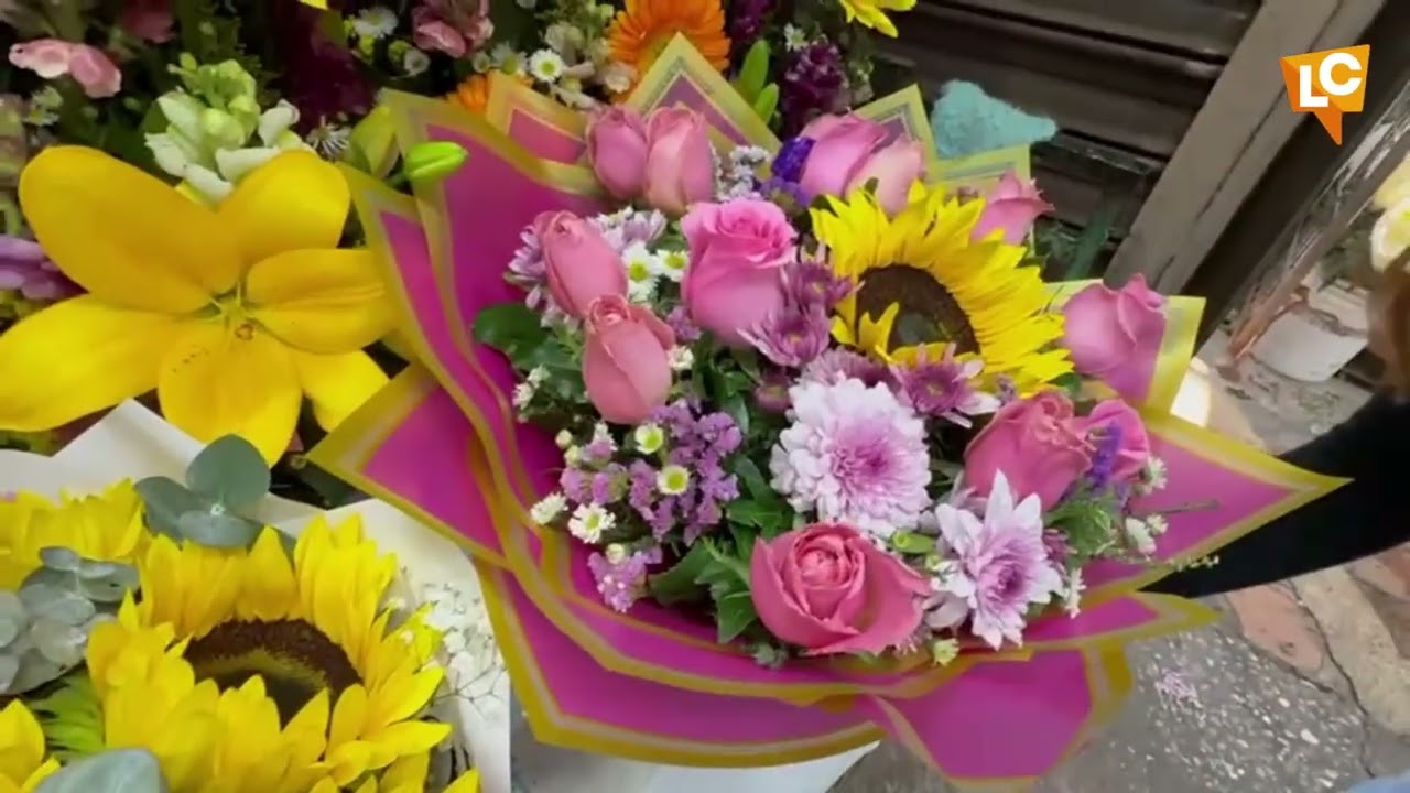 Se preparan floristas del Mercado de las Flores para el 14 de febrero