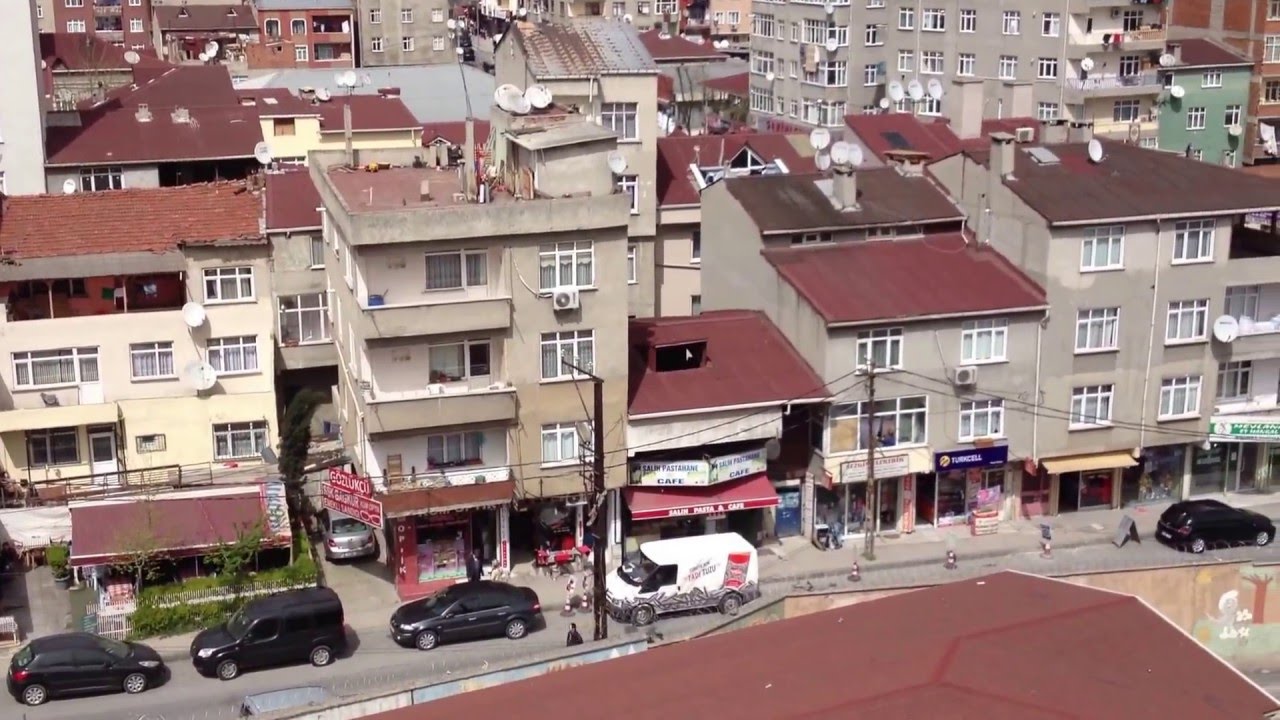 İKİTELLİ  BİR BİNANIN TEPESİNDEN - 2013