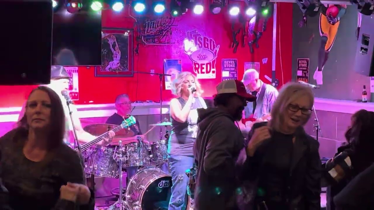 Ex's and Oh's – Elle King -  JJs