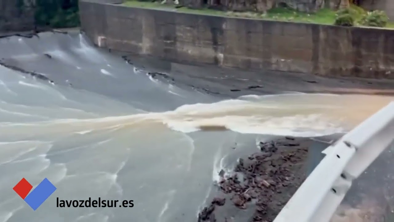 Impresionantes im&aacute;genes del desembalse del Guadarranque