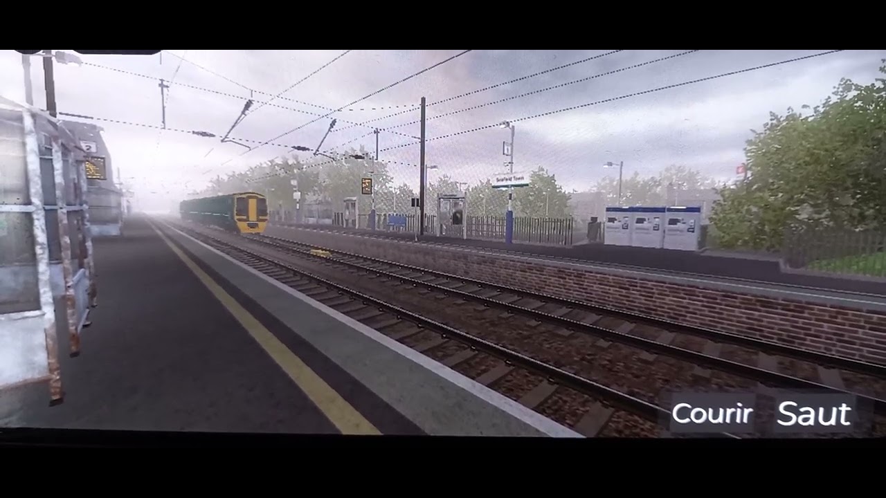 train direct surprise et entr&eacute;e en gare d un train diesel