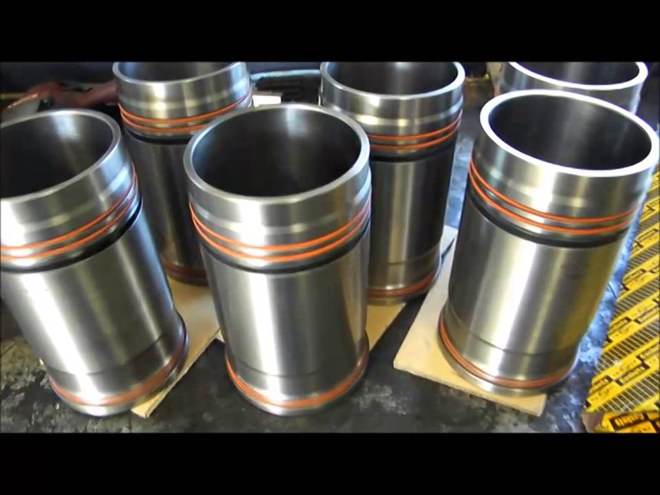 6D22 Rebuild through various stages