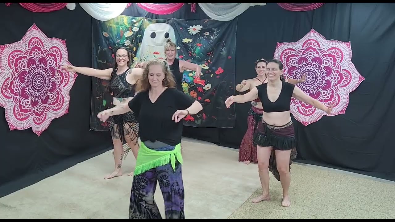 Maverick Moon performs BlackSheep improv dance @ Kasper's Baaah-fla
