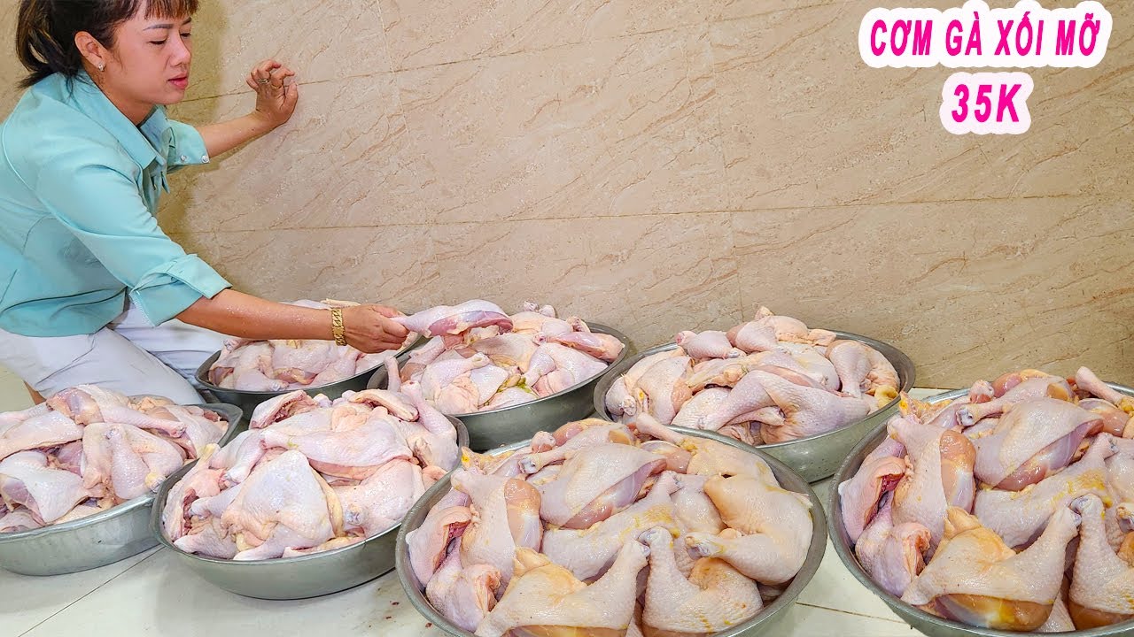 Bất ngờ Quán Cơm Gà Xối Mỡ Vỉa Hè nhưng bán số lượng cực khủng